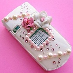 Некие дамские мобильные телефоны
